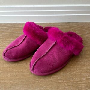 COPY - Ugh slippers women’s 7 hot pink